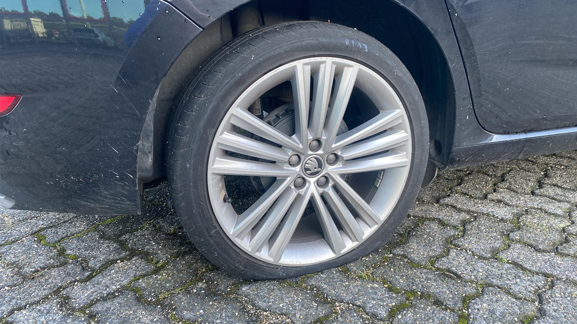 Lekke band reparatie service in Assen